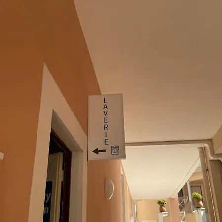 Beautiful 2-bedroom - Pool - Private Park - Tennis *