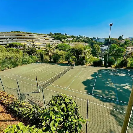 Beautiful 2-bedroom - Pool - Private Park - Tennis Apartamento