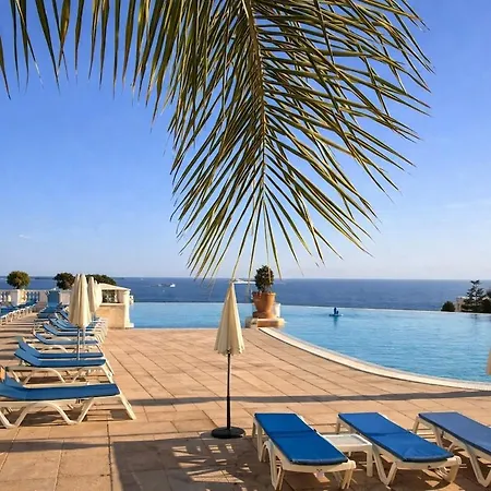 Beautiful 2-bedroom - Pool - Private Park - Tennis *